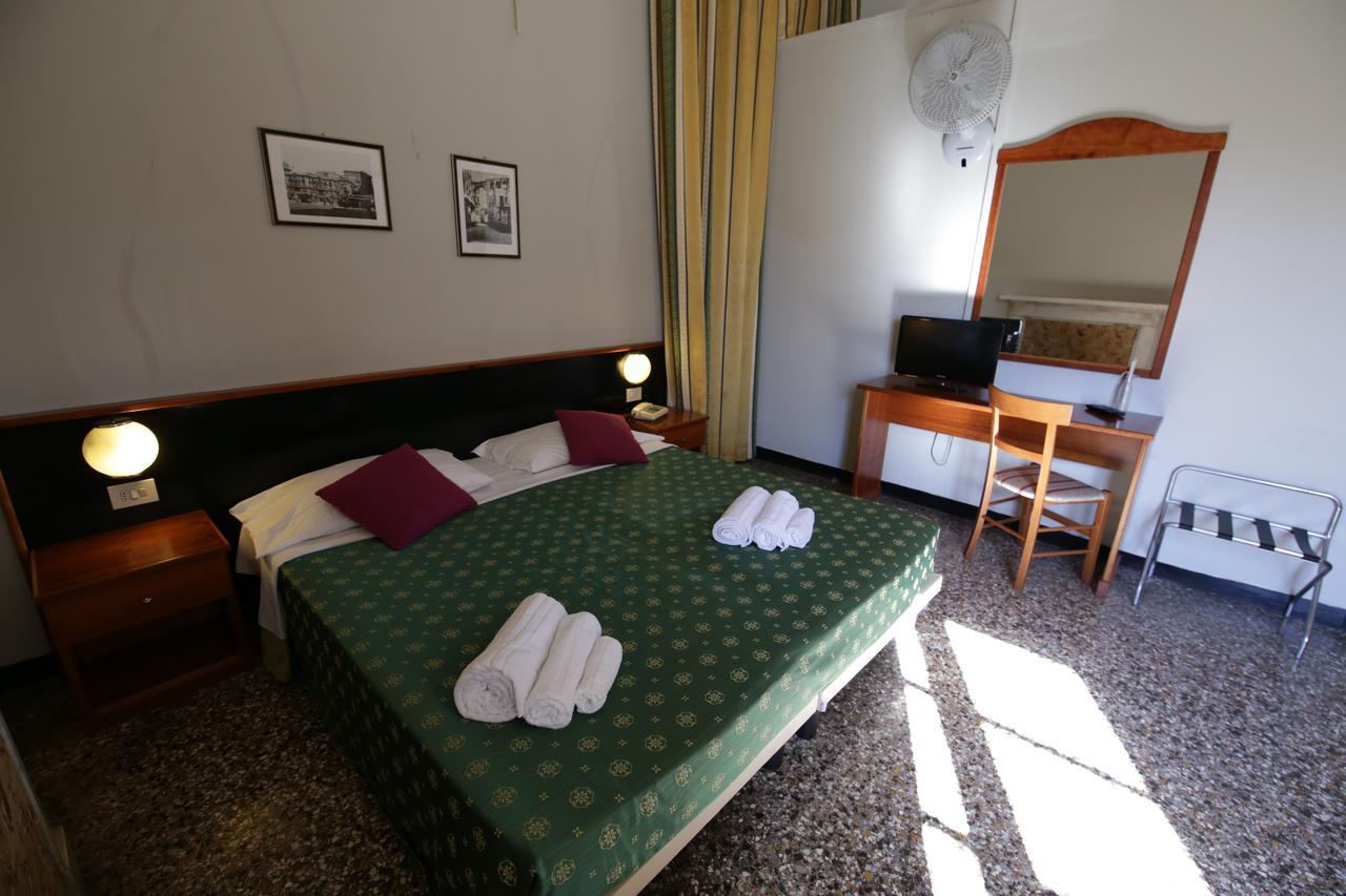 Bonera Hotel 2*